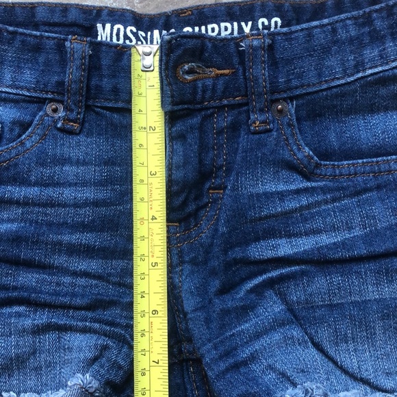 Women’s Denim Shorts - Picture 6 of 7